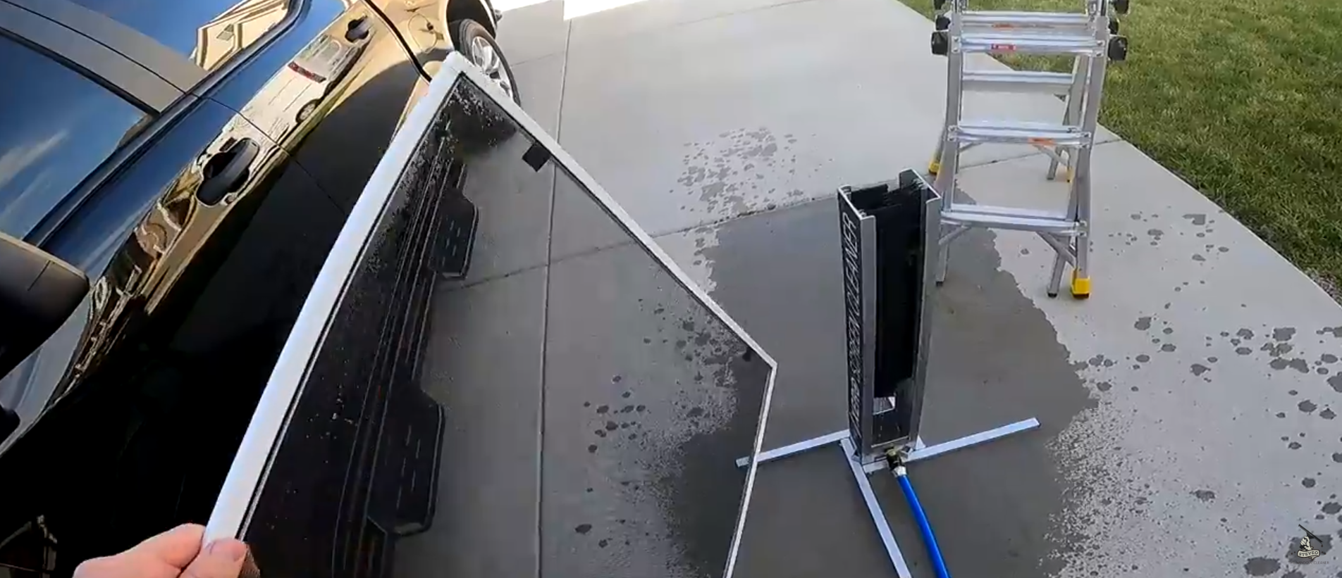 Window screen cleaning